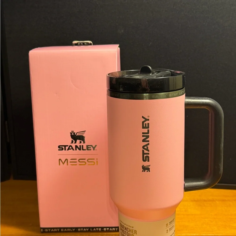 Pink Messi x Stanley Goat 40 Ounce Quencher Protour Flip Straw Tumbler - Picture 2 of 5